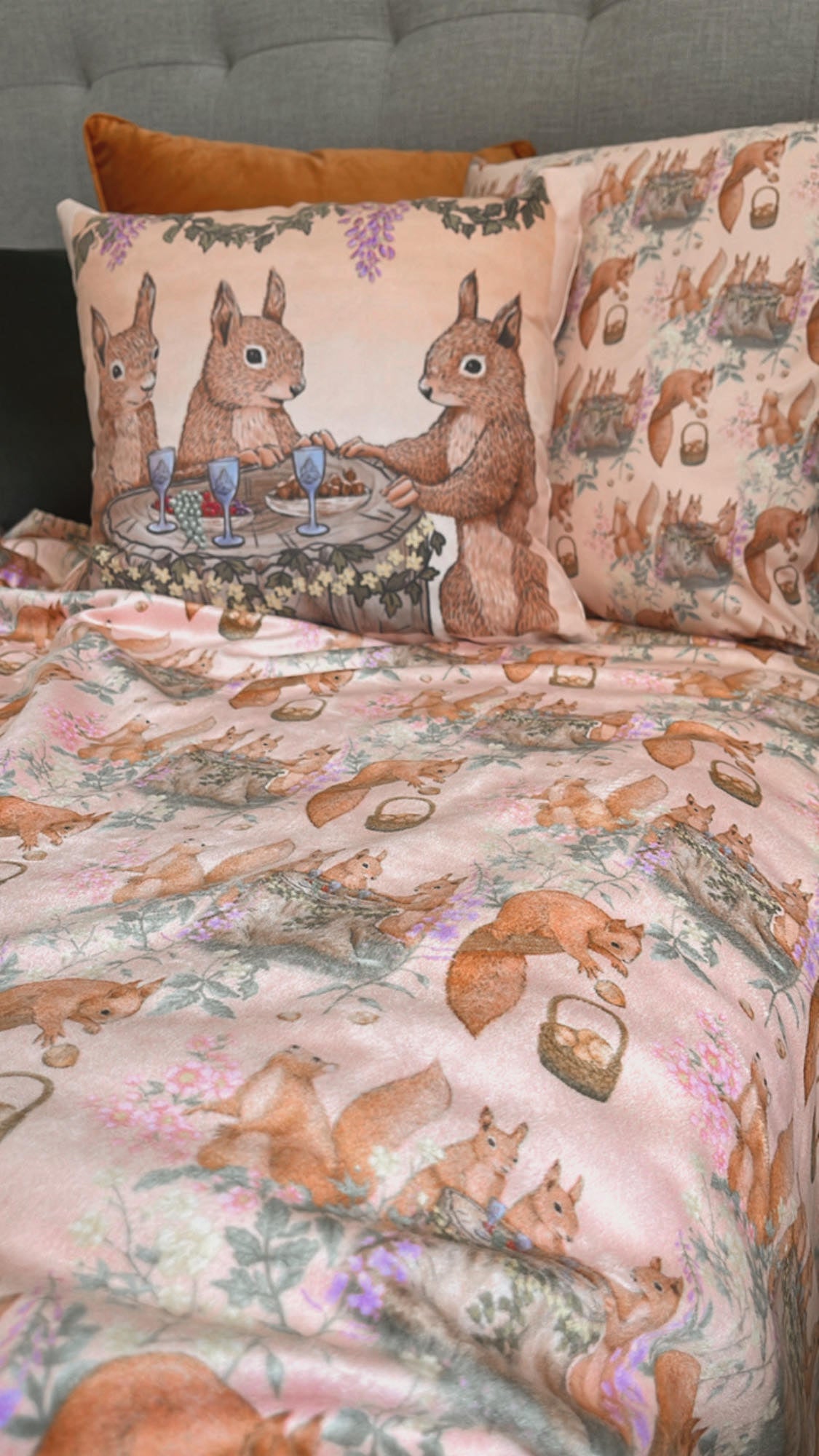 Willows Hedge Squirrels - Pillow Case